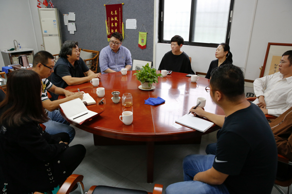 丁校长与南洋艺术学院视觉艺术学院院长一行友好座谈.jpg